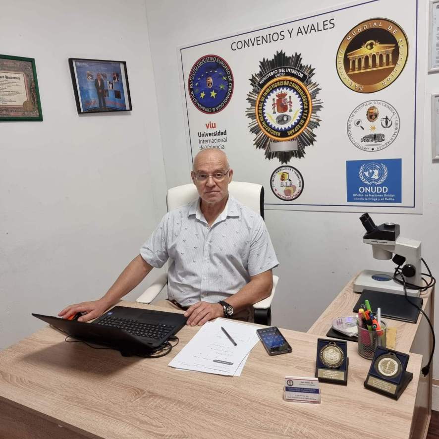 Criminólogo-Luis Santos Diz